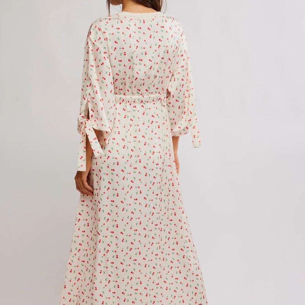 Intimately Free People First Blush Robe - Picture 2 of 6